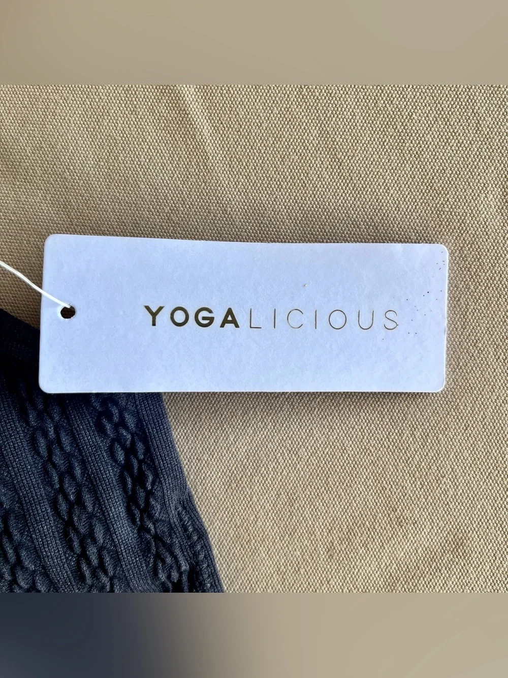 Yogalicious NWT Seamless Cable Knit Stonewash + Solid Alyssa Bra Black | Size M